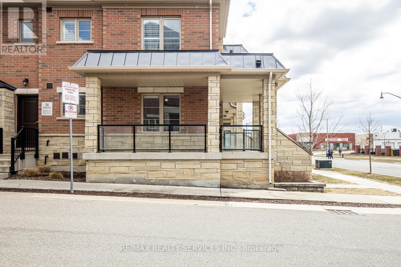 117 - 200 Veterans Drive, Brampton (Northwest Brampton), Ontario  L7A 4S6 - Photo 5 - W12081339
