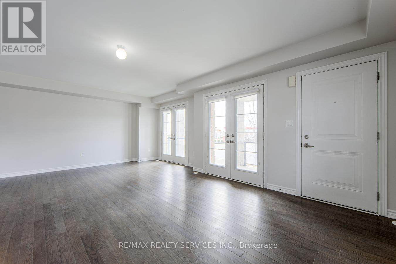 117 - 200 Veterans Drive, Brampton (Northwest Brampton), Ontario  L7A 4S6 - Photo 6 - W12081339
