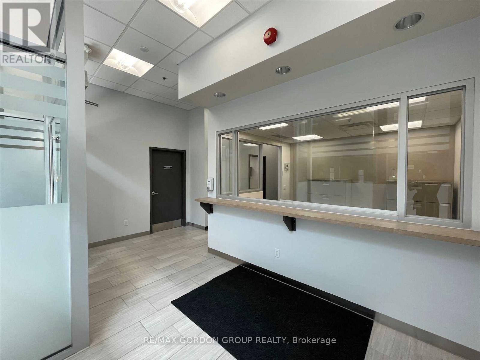 111 A/1 - 245 Dixon Road, Toronto, Ontario  M9P 2M4 - Photo 4 - W12081387