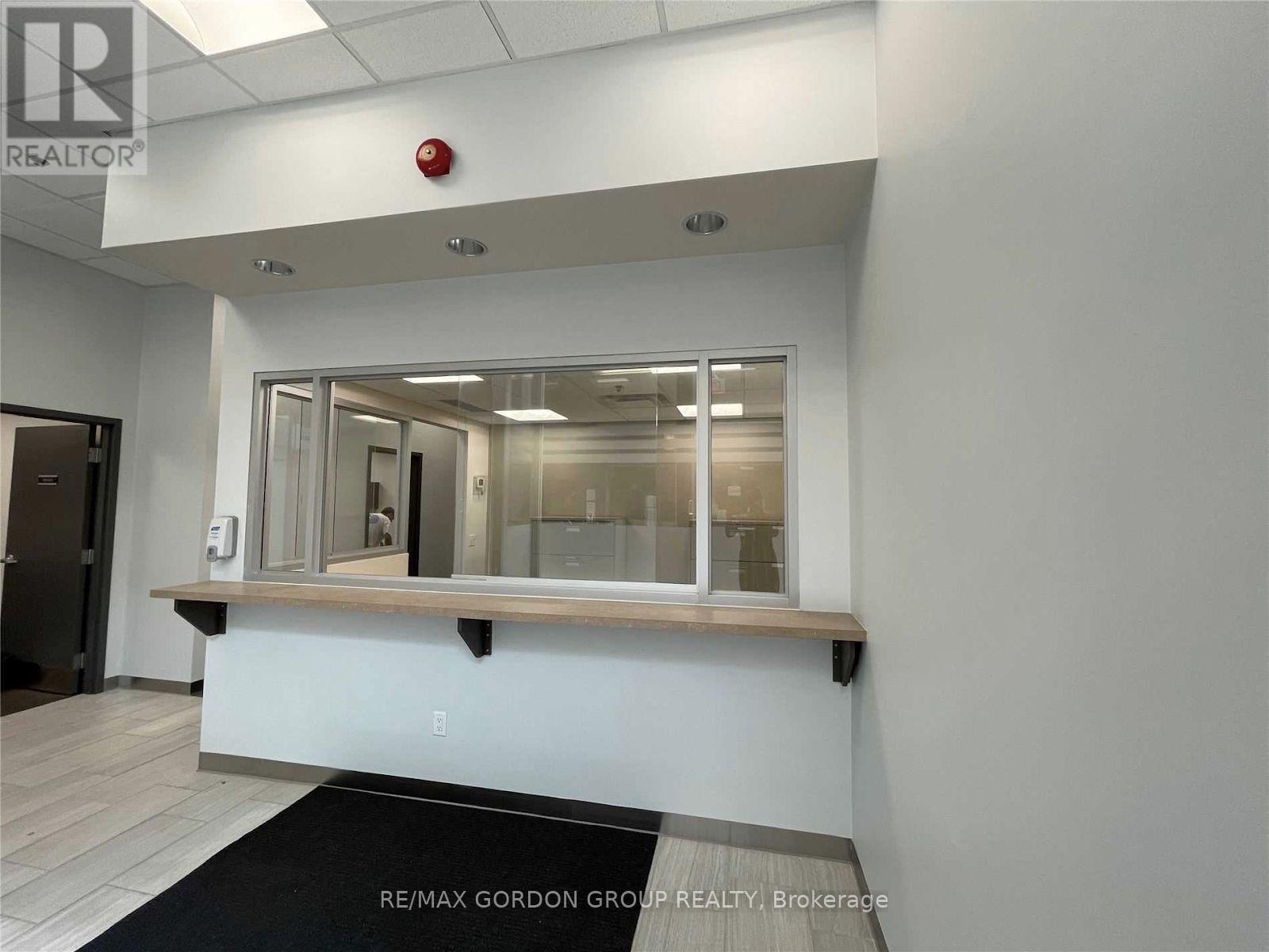 111 A/1 - 245 Dixon Road, Toronto, Ontario  M9P 2M4 - Photo 5 - W12081387