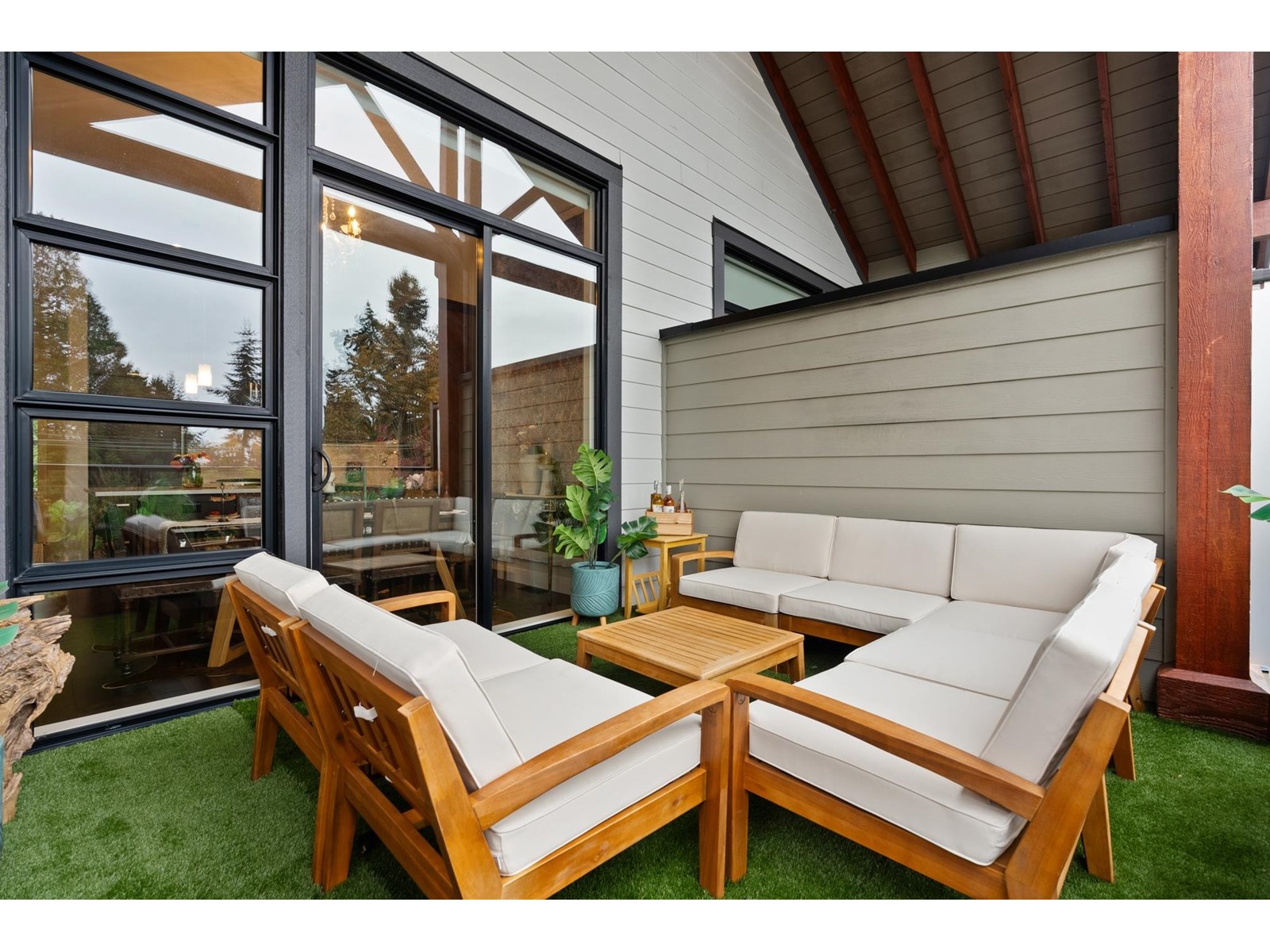 209 13585 16 Avenue, Surrey, British Columbia  V4A 1P6 - Photo 6 - R2989785