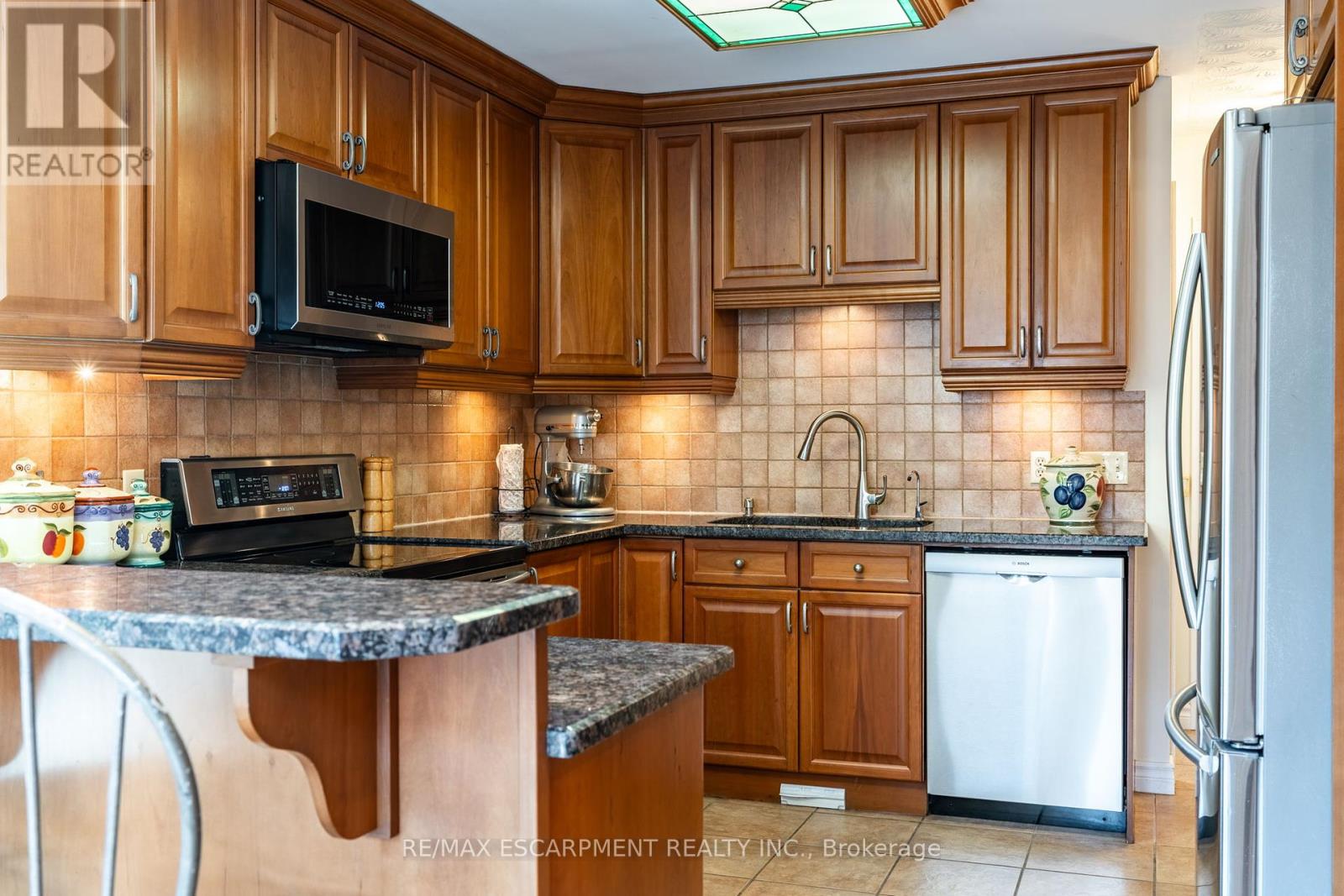 10 Shadowdale Drive, Hamilton, Ontario  L8E 5E7 - Photo 15 - X12081407