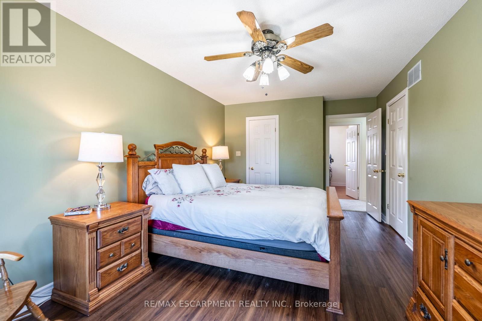10 Shadowdale Drive, Hamilton, Ontario  L8E 5E7 - Photo 21 - X12081407