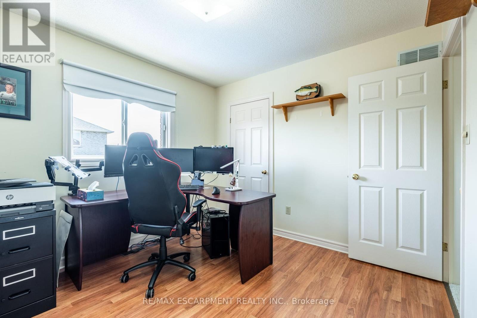10 Shadowdale Drive, Hamilton, Ontario  L8E 5E7 - Photo 28 - X12081407