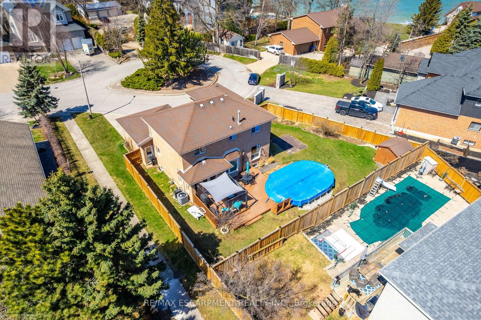 10 Shadowdale Drive, Hamilton, Ontario  L8E 5E7 - Photo 4 - X12081407