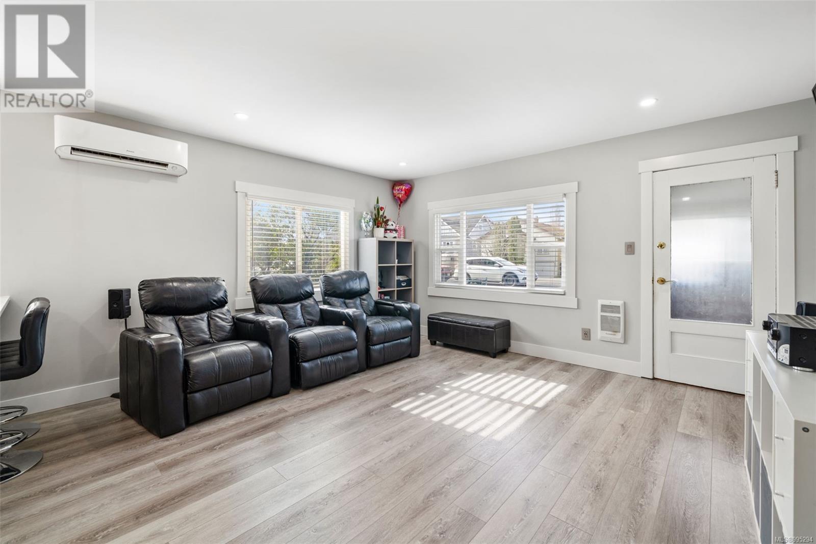 Property at 450 Obed Ave image 4
