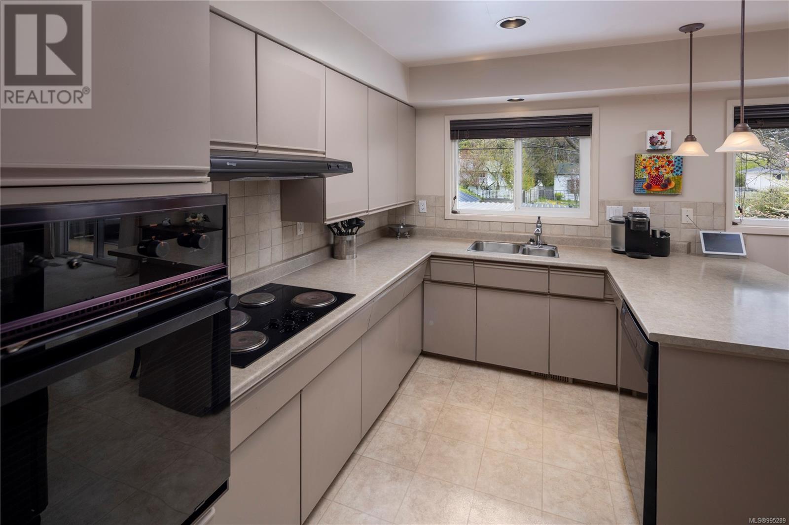 Property at 3505 Cardiff Pl image 5