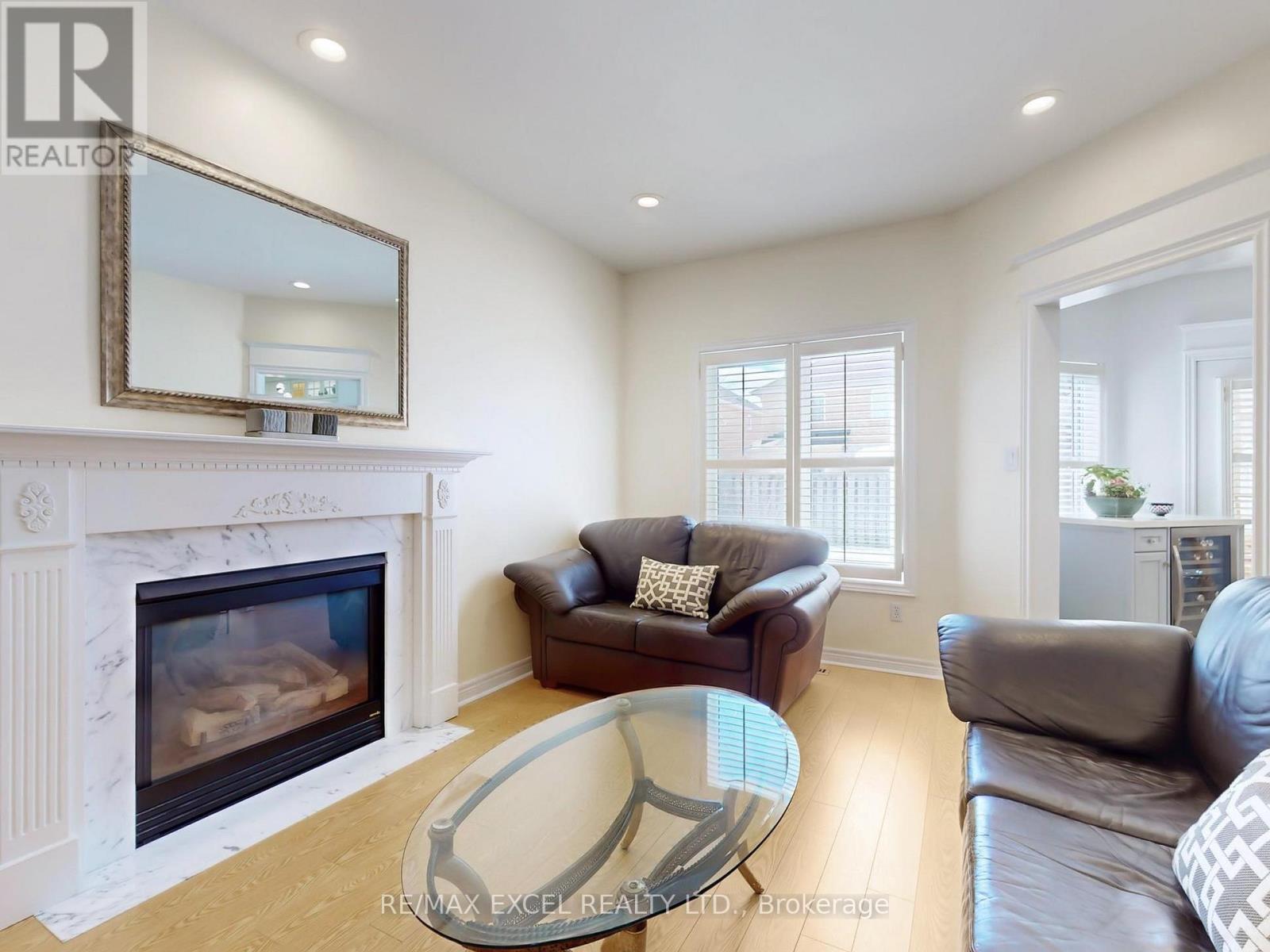 78 Shaftsbury Avenue, Richmond Hill, Ontario  L4C 0R3 - Photo 6 - N12079662