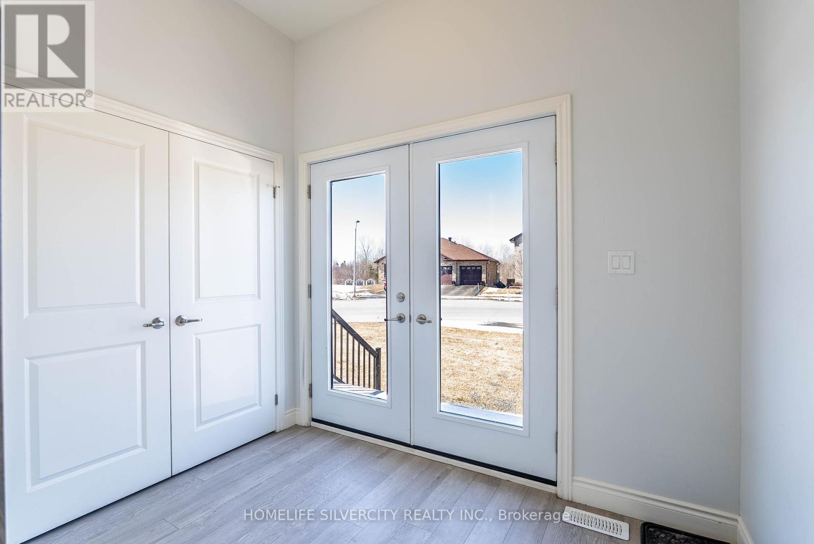 Property at 174 JEANINE STREET image 2