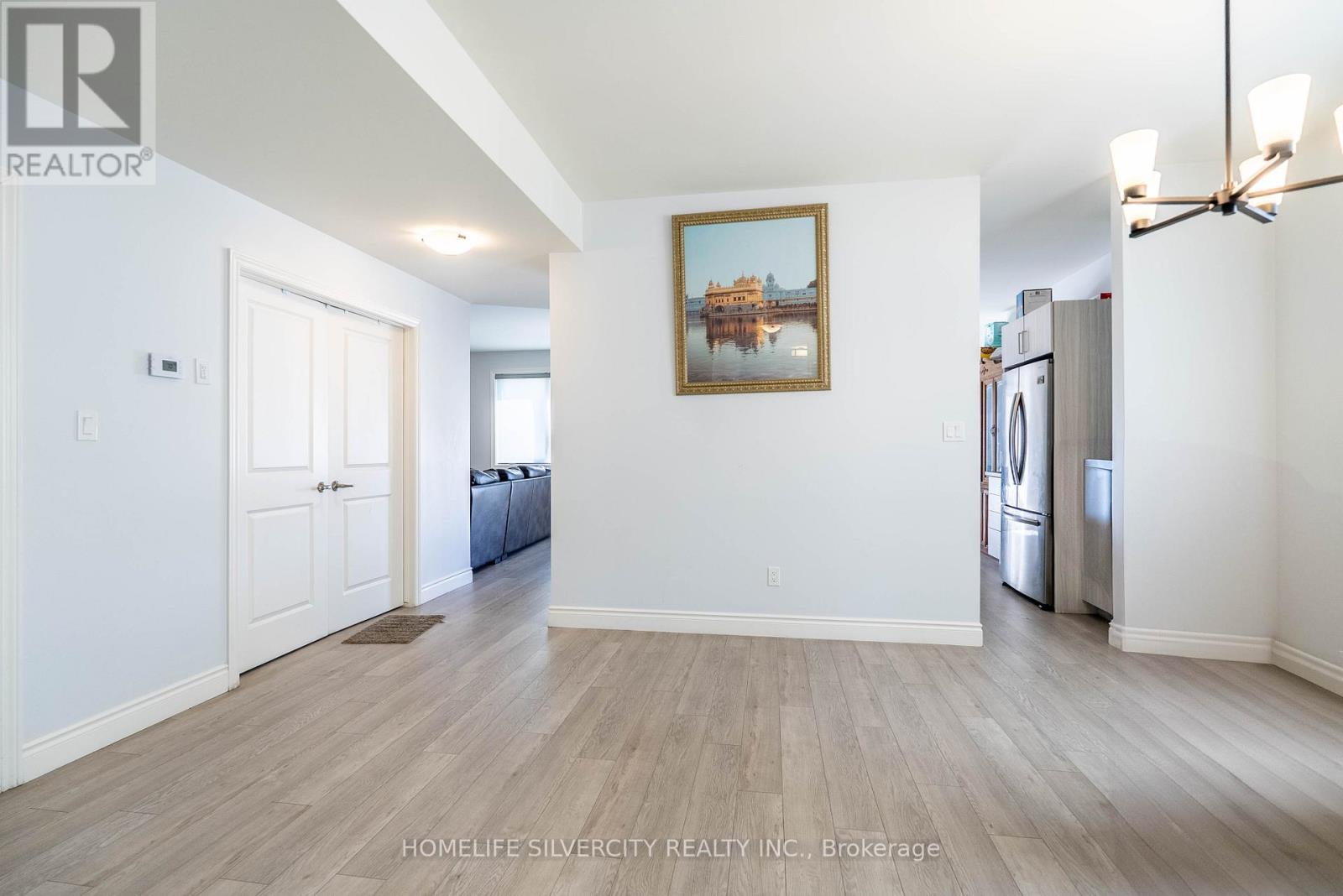 Property at 174 JEANINE STREET image 3