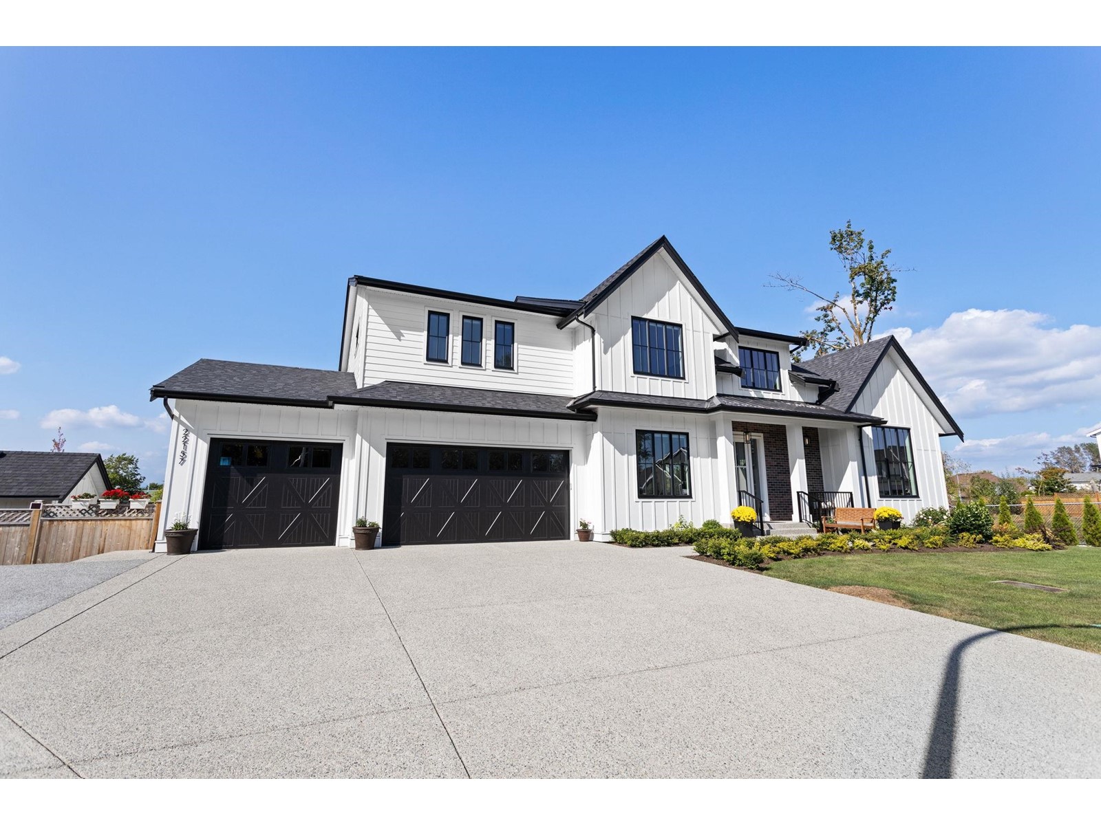 Property at 22157 44A AVENUE image 3