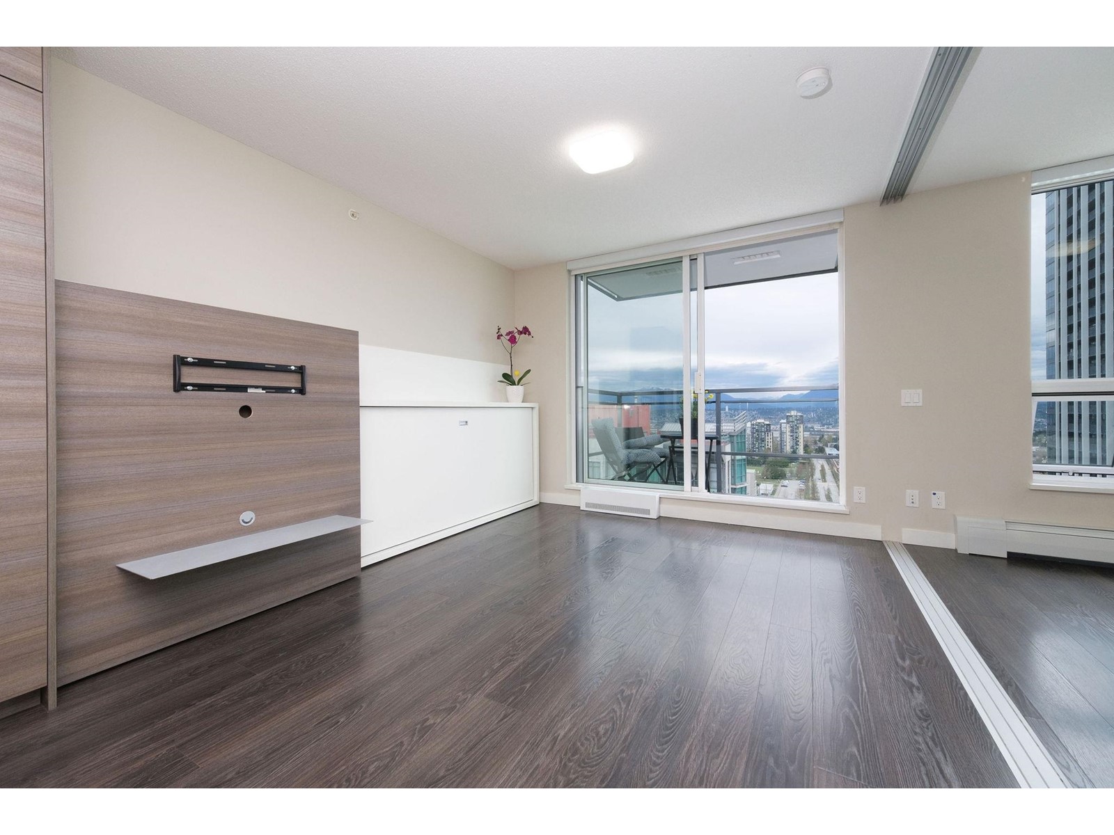 3007 13398 104th Avenue, Surrey, British Columbia  V3T 1V6 - Photo 3 - R2989853