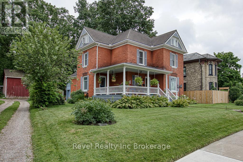 Property at 121 KING STREET W image 3