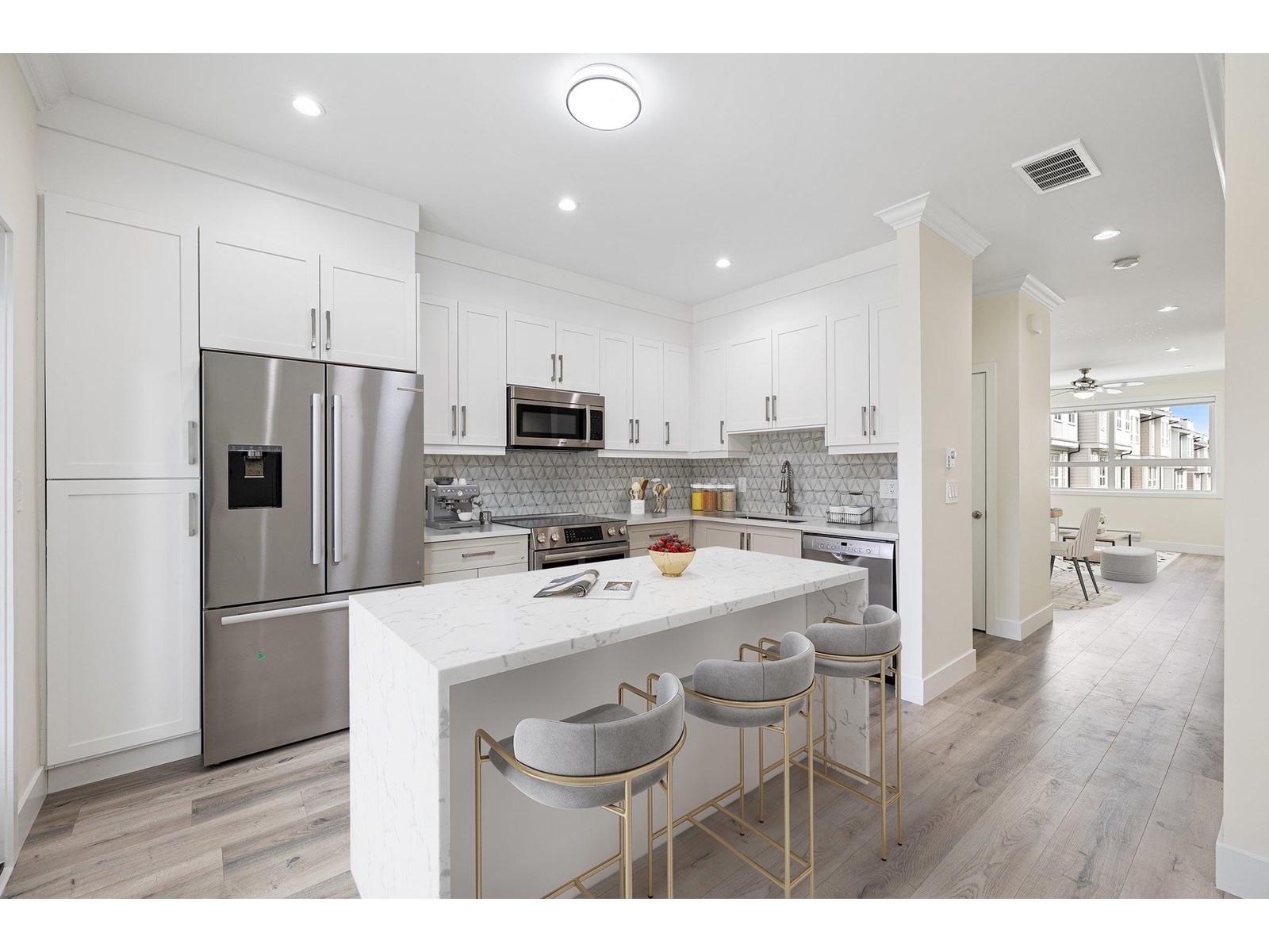 Property at 13 8181 135A AVENUE image 2