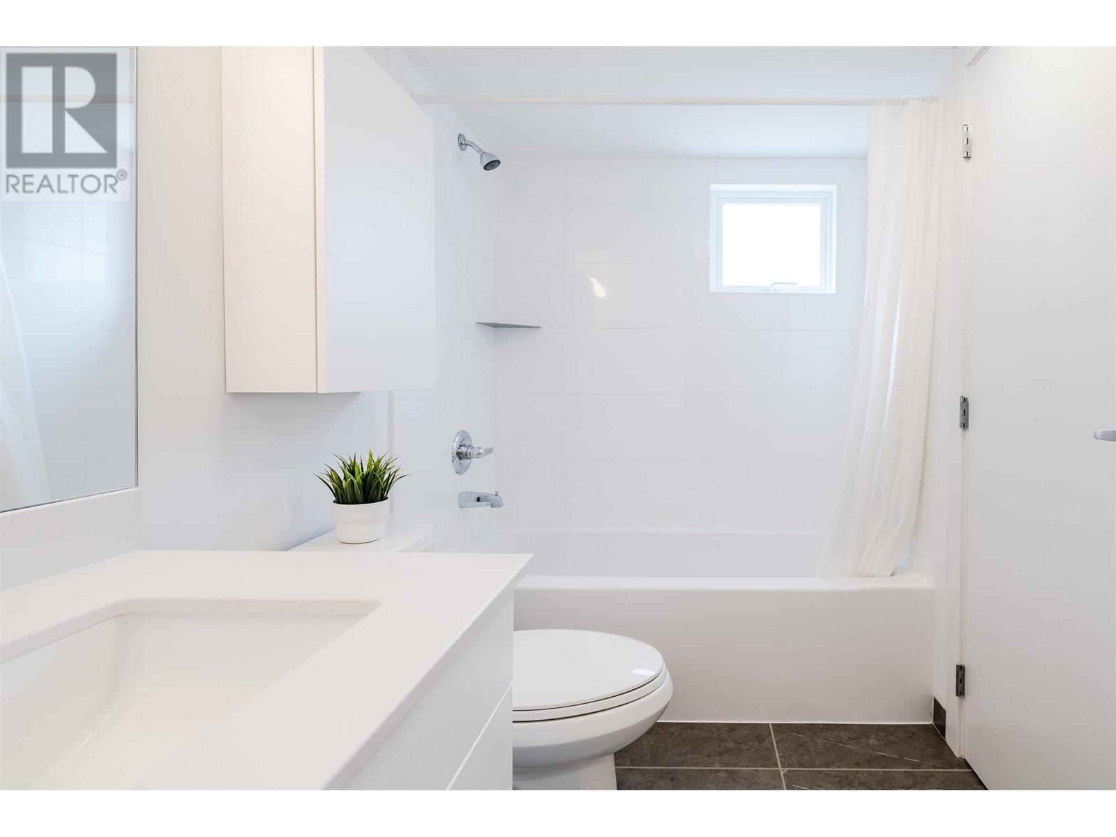 101 8690 Montcalm Street, Vancouver, British Columbia  V6P 4P8 - Photo 15 - R2989813