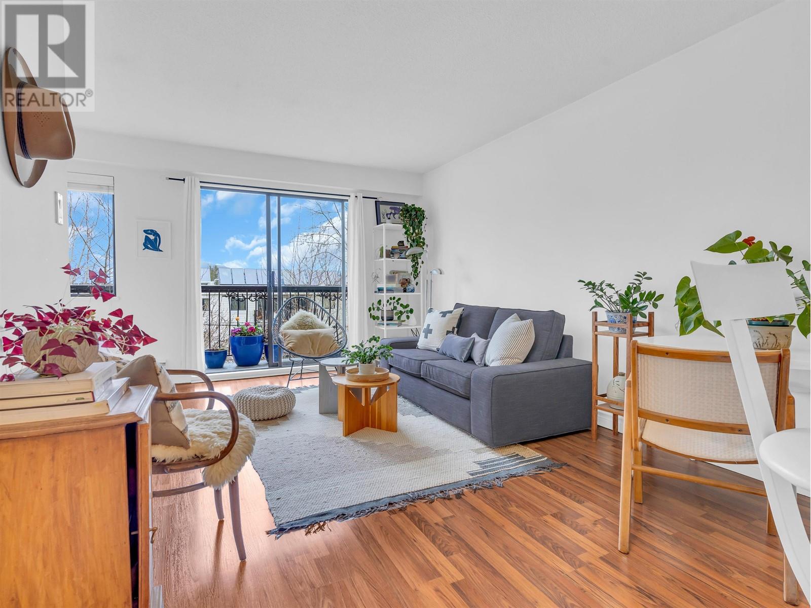 302 2330 Maple Street, Vancouver, British Columbia  V6J 3T6 - Photo 1 - R2989841
