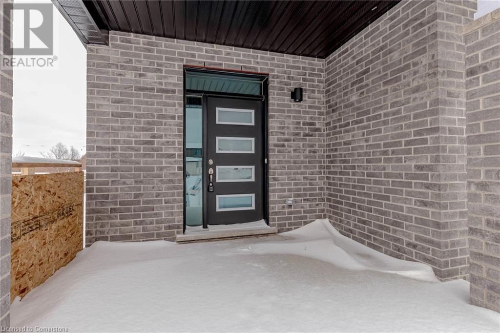 Property at 40 MOON Crescent image 3