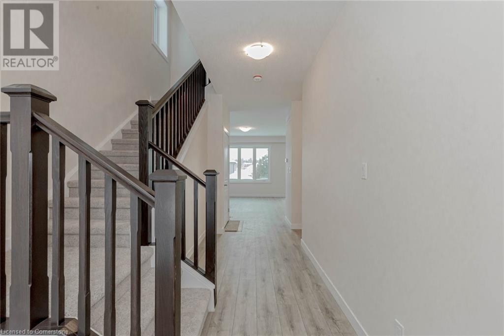 Property at 40 MOON Crescent image 5