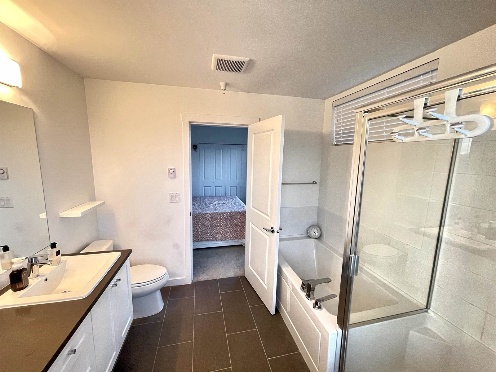 310 13628 81a Avenue, Surrey, British Columbia  V3W 3E2 - Photo 3 - R2988911