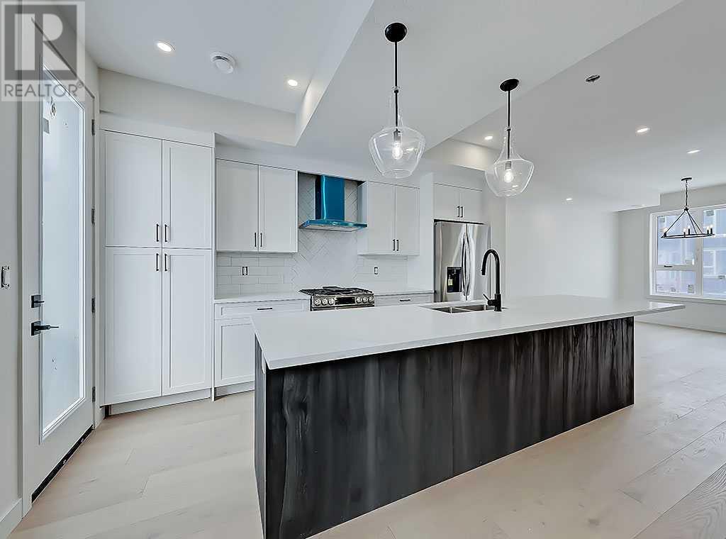 Property at 4707 81 Street NW image 3