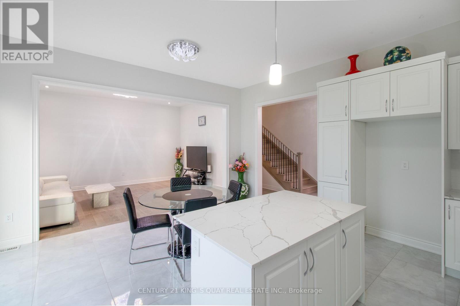 38 Tipp Drive, Richmond Hill, Ontario  L4E 1J3 - Photo 14 - N12073521
