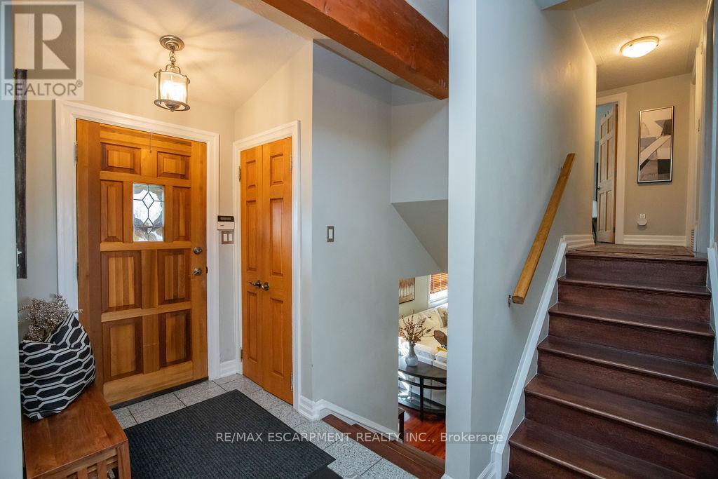 92 Auchmar Road, Hamilton, Ontario  L9C 1C5 - Photo 14 - X12078664