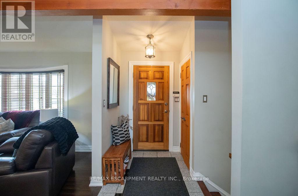 92 Auchmar Road, Hamilton, Ontario  L9C 1C5 - Photo 15 - X12078664