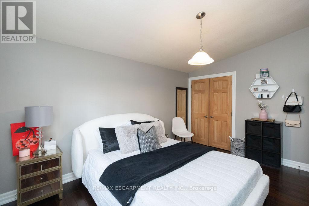 92 Auchmar Road, Hamilton, Ontario  L9C 1C5 - Photo 21 - X12078664