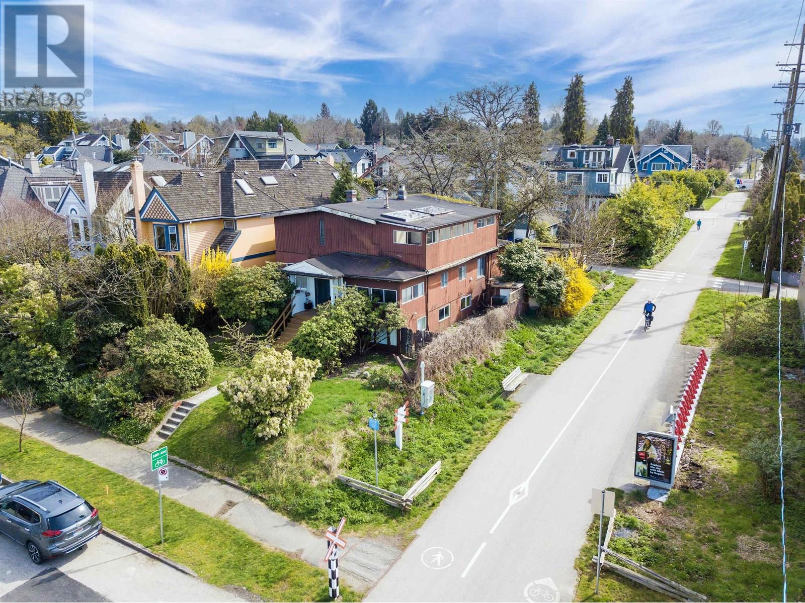 2070 W 14TH AVENUE, vancouver, British Columbia