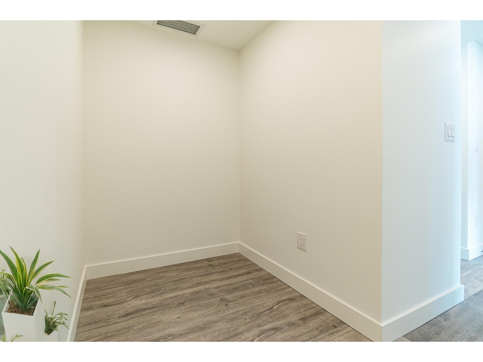 2310 9675 King George Boulevard, Surrey, British Columbia  V3T 0T7 - Photo 18 - R2989552