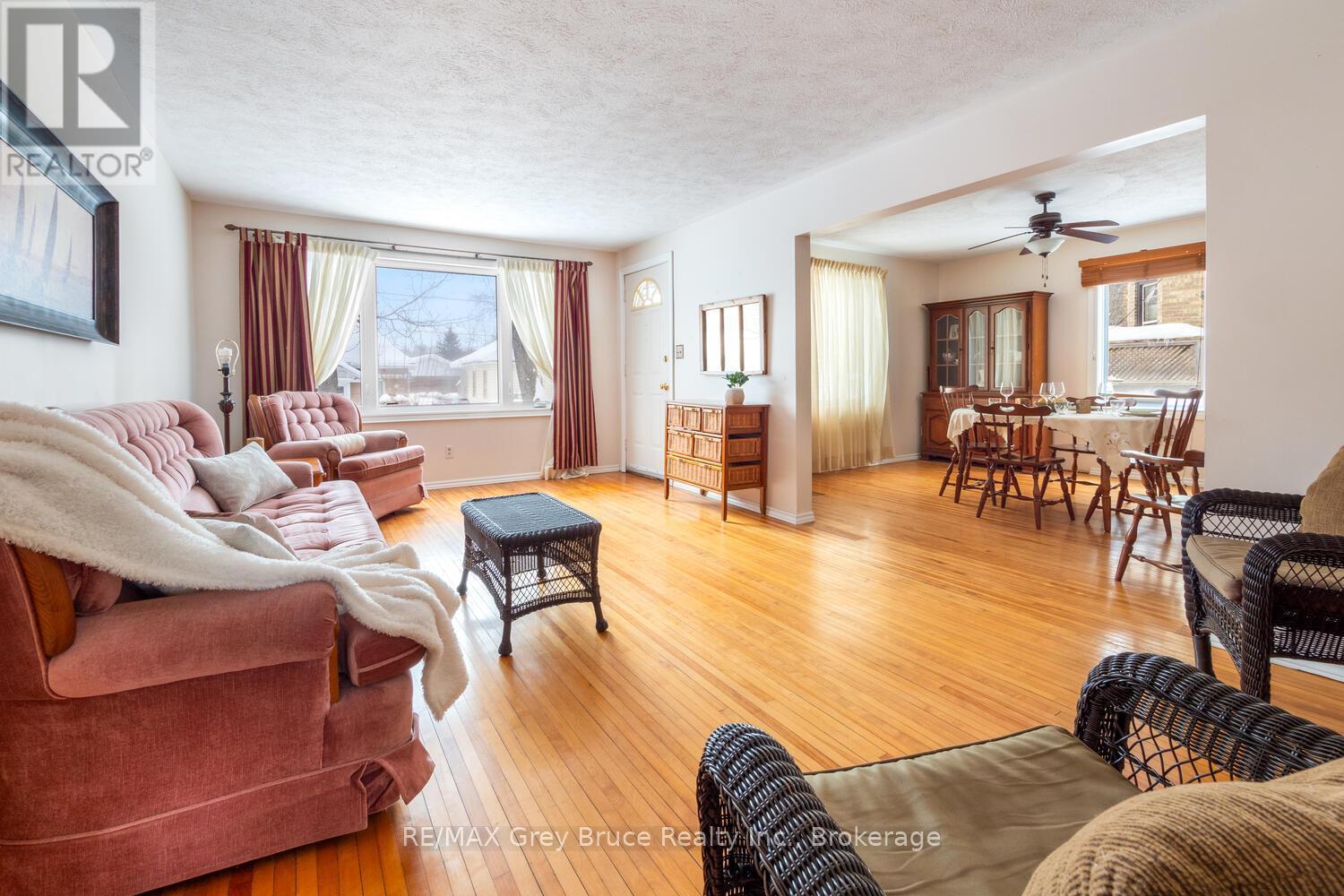 412 Scott Street, South Bruce Peninsula, Ontario  N0H 2T0 - Photo 12 - X12011822