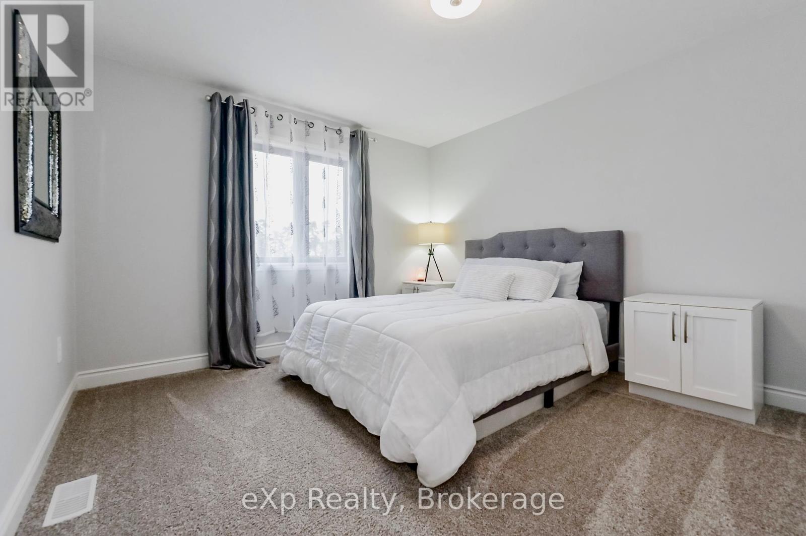 62 Haylock Avenue, Centre Wellington, Ontario  N0B 1S0 - Photo 38 - X12080711