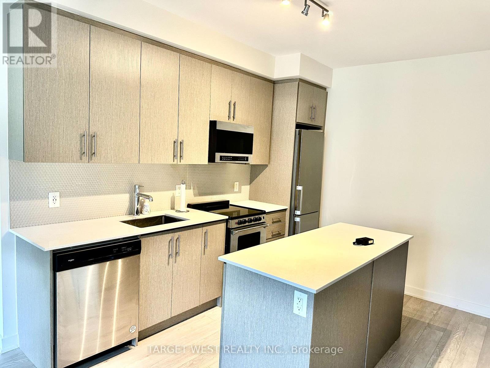 421 - 212 King William Street E, Hamilton, Ontario  L8R 3N9 - Photo 11 - X12071889