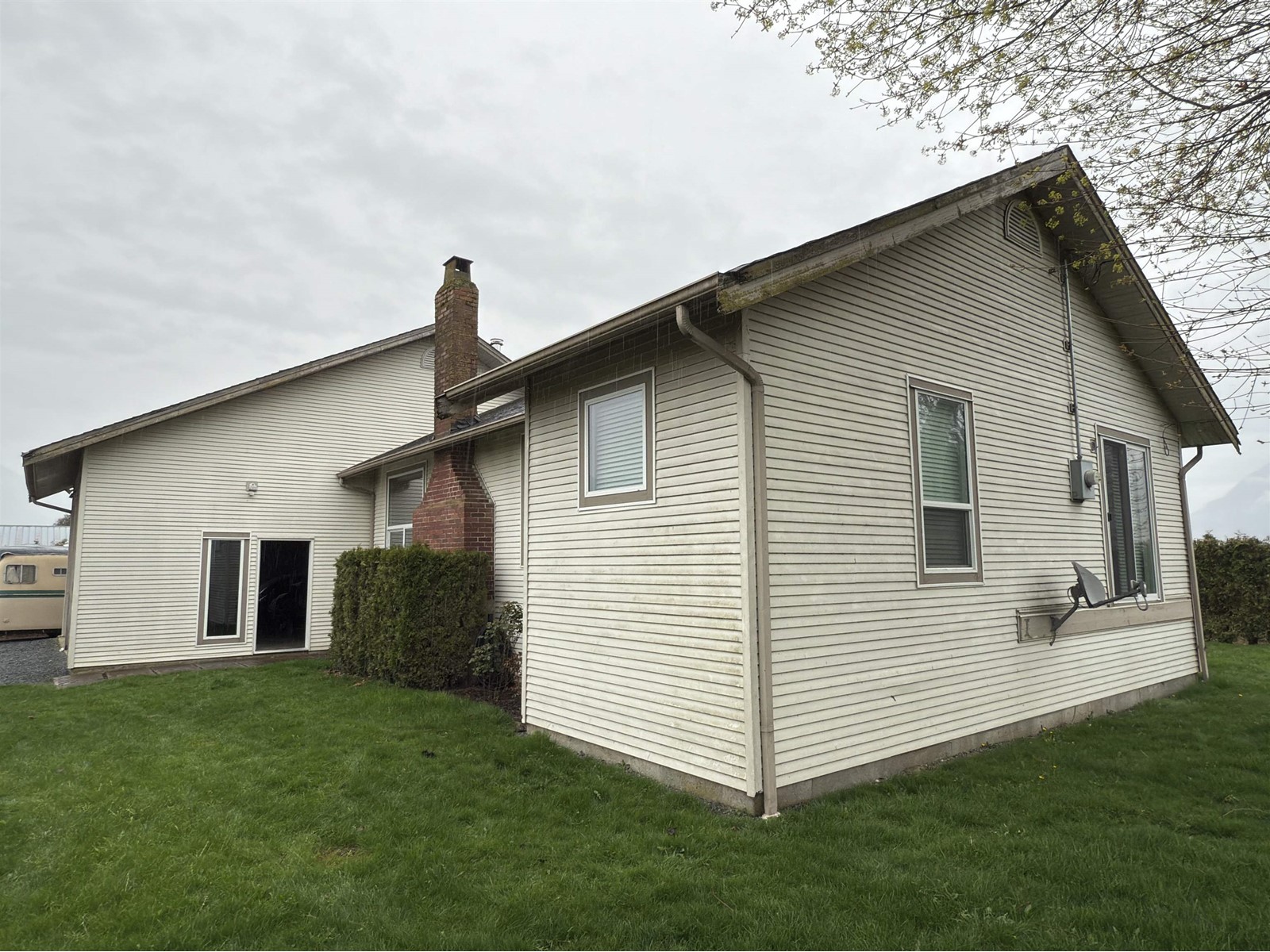 Property at 39965 NO. 5 ROAD image 1