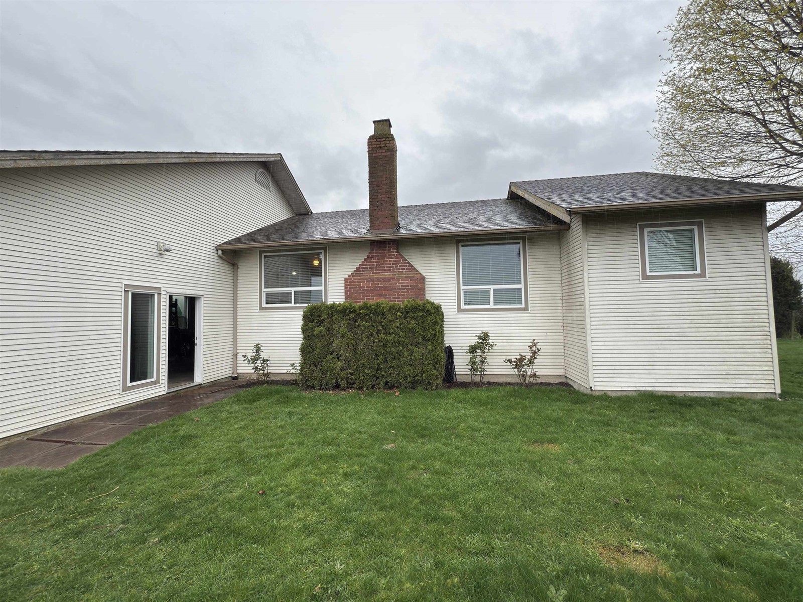 Property at 39965 NO. 5 ROAD image 4