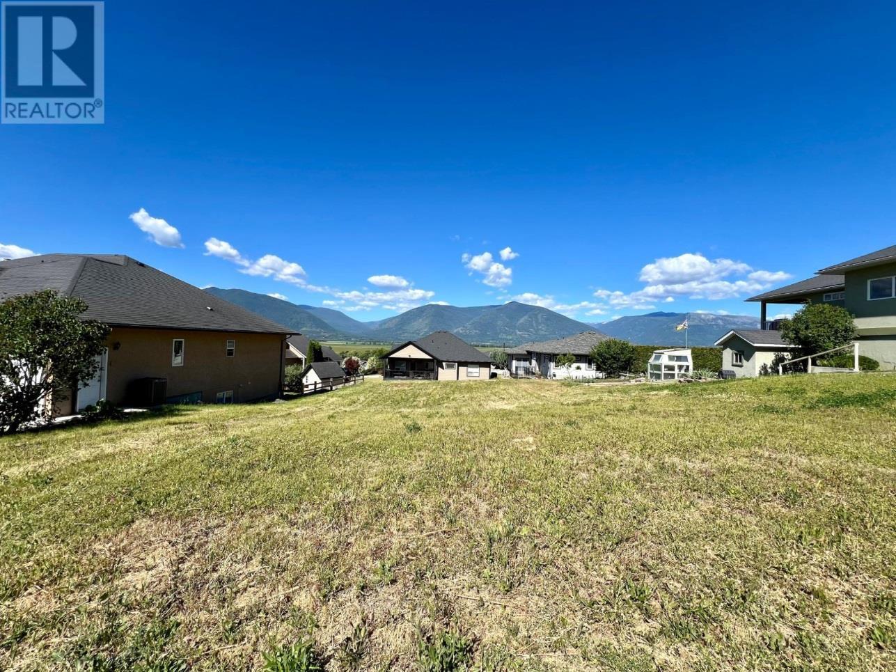 919 HAWKVIEW Drive, Creston, British Columbia