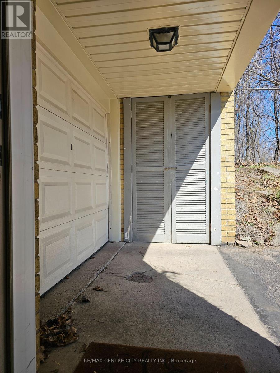 274 Burnett Avenue, Toronto, Ontario  M2N 1W1 - Photo 30 - C12081500