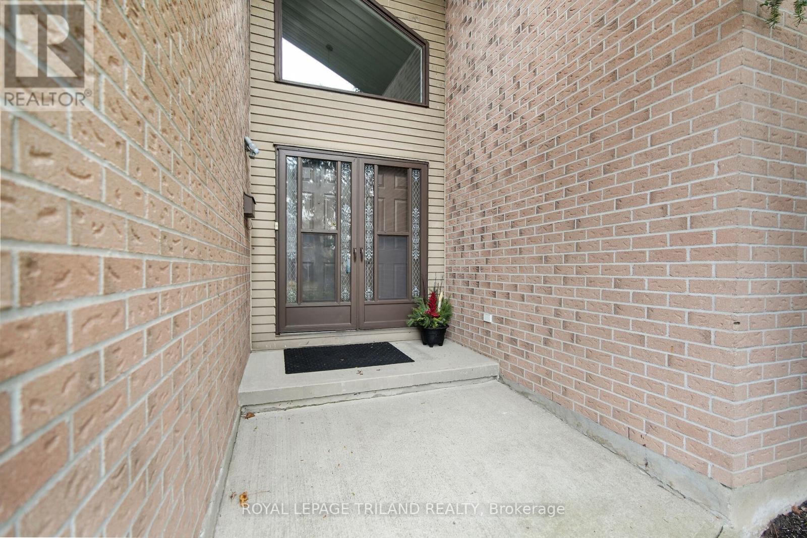Property at 1008 THISTLEDOWN WAY image 2