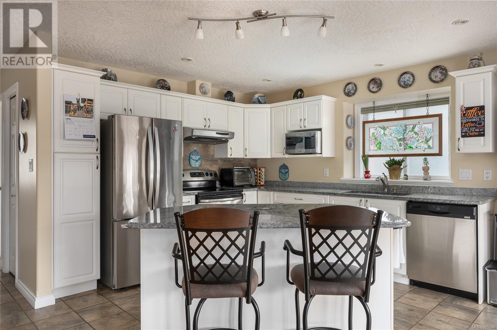 Property at 3061 Quailview Pl image 5