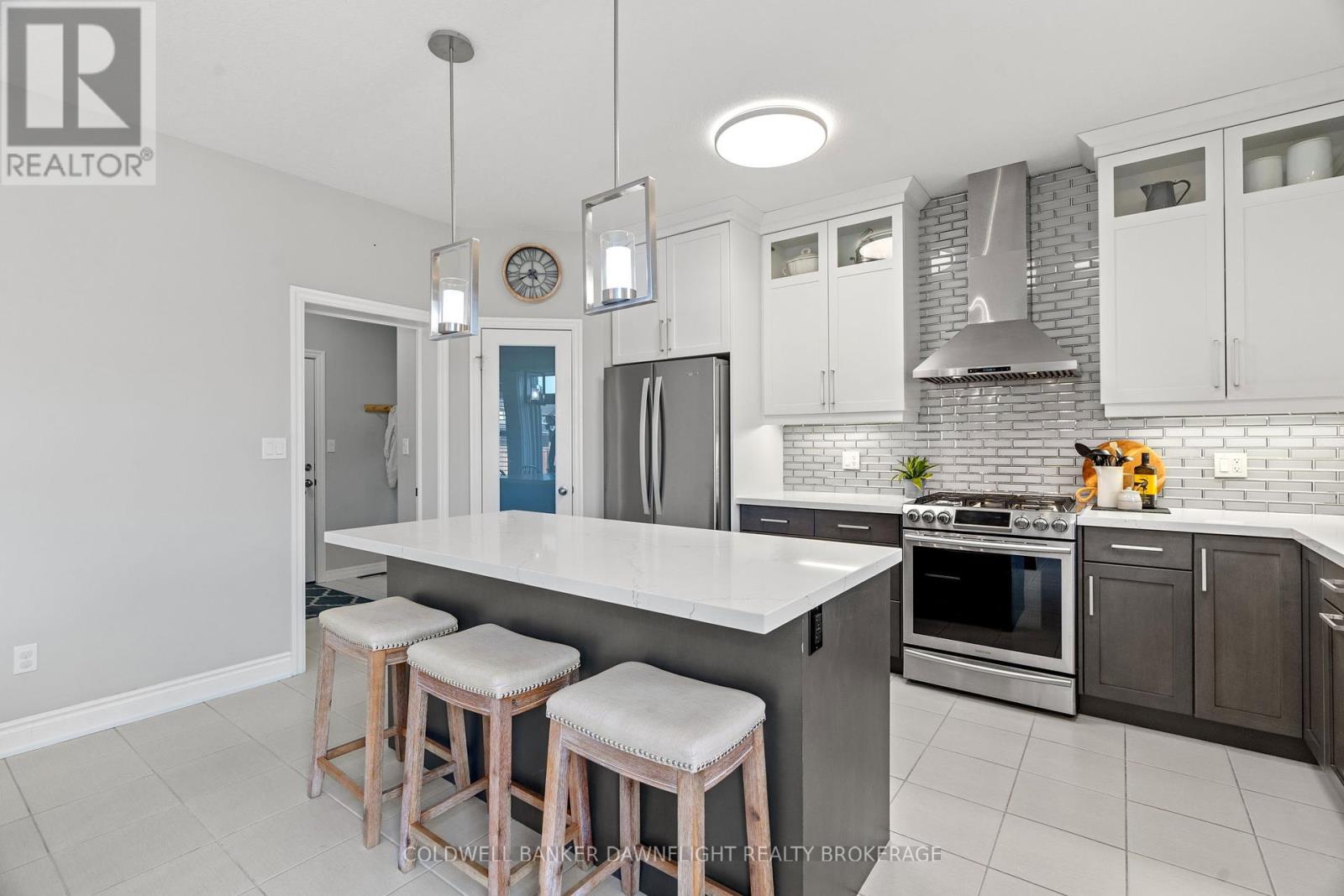 77 Dereham Drive, Tillsonburg, Ontario  N4G 0H1 - Photo 12 - X12081583