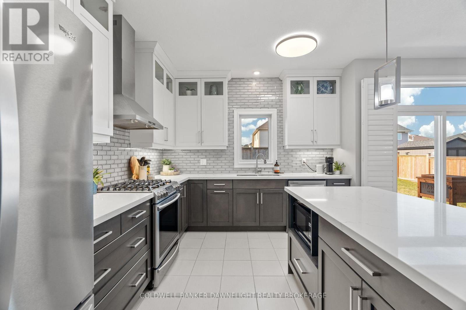 77 Dereham Drive, Tillsonburg, Ontario  N4G 0H1 - Photo 15 - X12081583