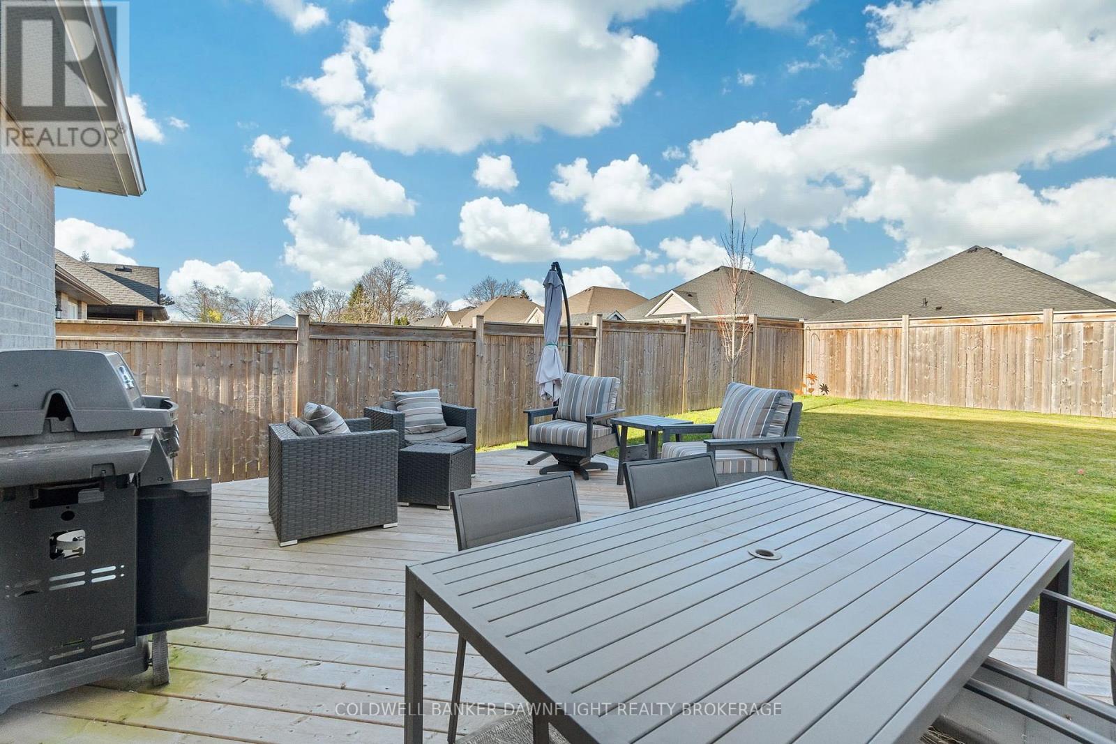 77 Dereham Drive, Tillsonburg, Ontario  N4G 0H1 - Photo 47 - X12081583