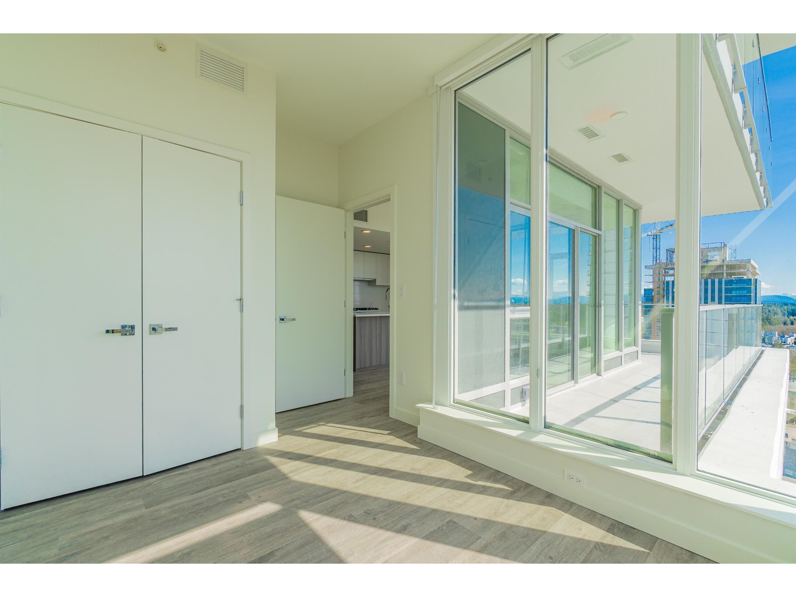 2709 9675 King George Boulevard, Surrey, British Columbia  V3T 0T7 - Photo 11 - R2989573
