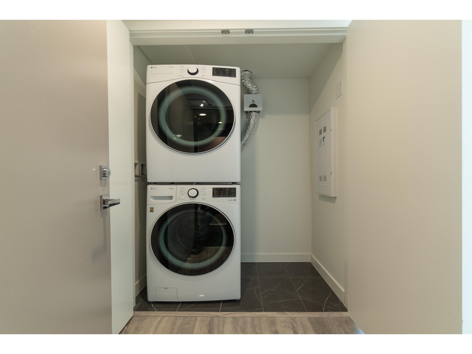 2709 9675 King George Boulevard, Surrey, British Columbia  V3T 0T7 - Photo 17 - R2989573