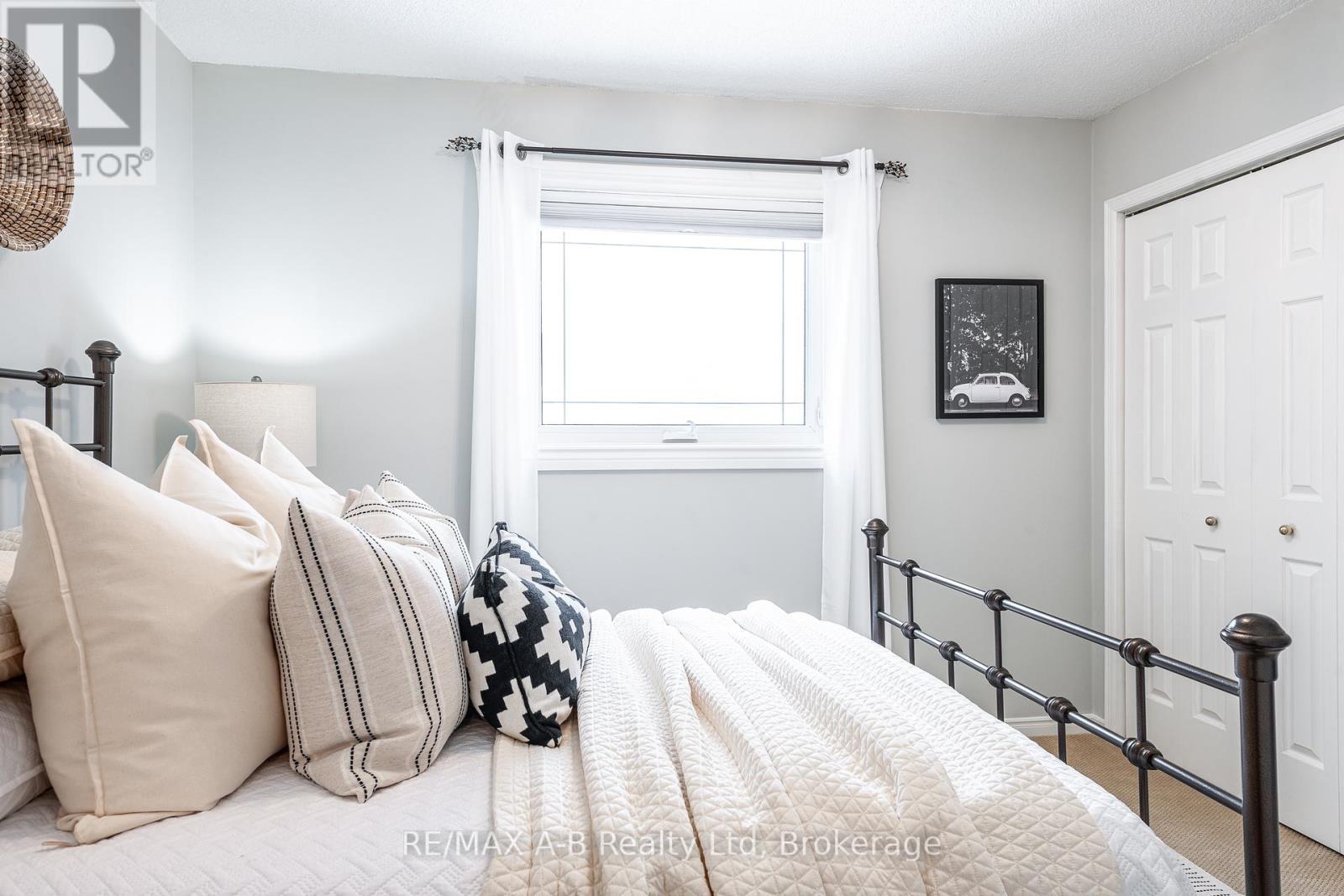 30 Nicholson Crescent, Springwater, Ontario  L9X 0G9 - Photo 23 - S12074332