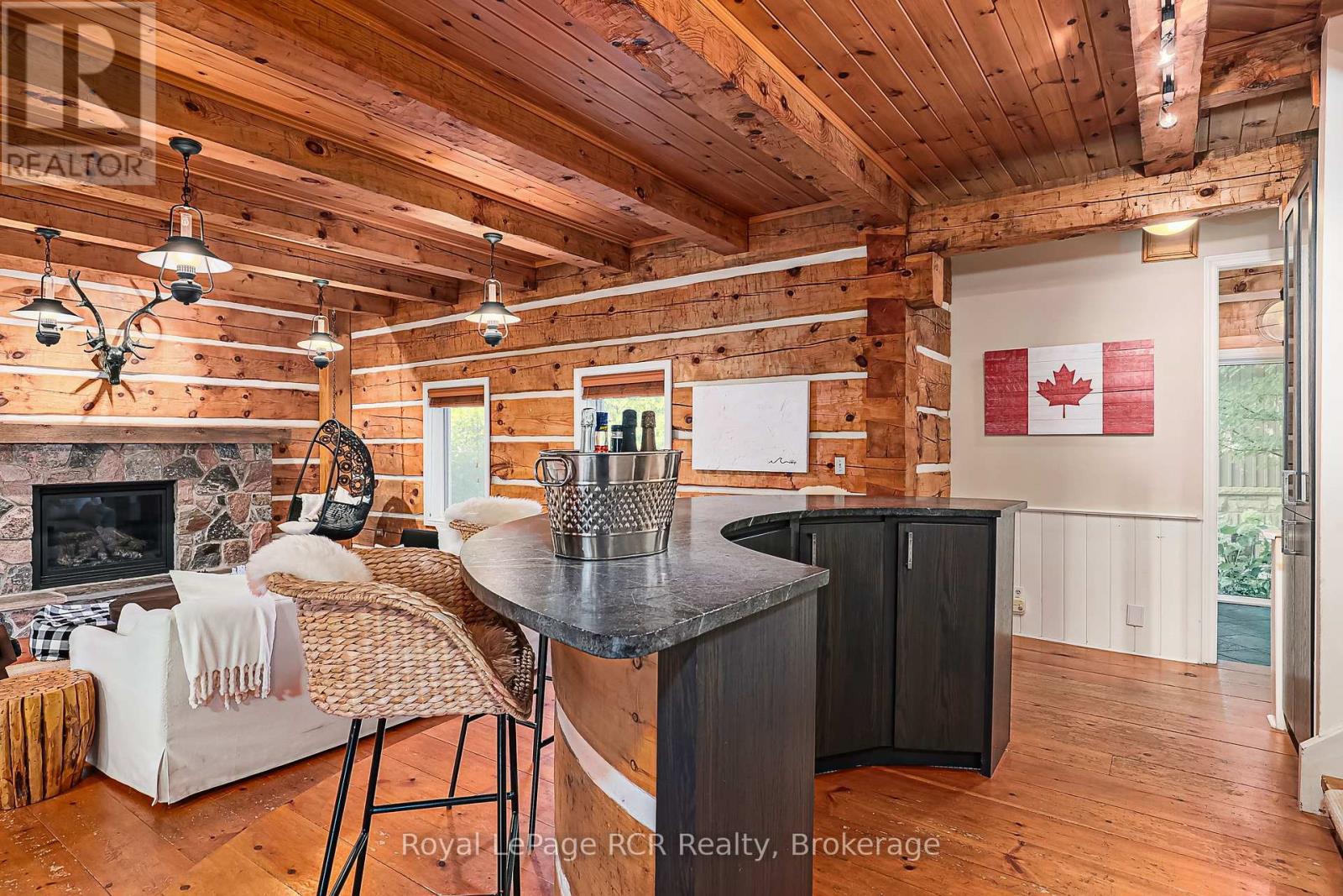 118 Heritage Drive, Blue Mountains, Ontario  L9Y 0M6 - Photo 10 - X12081591
