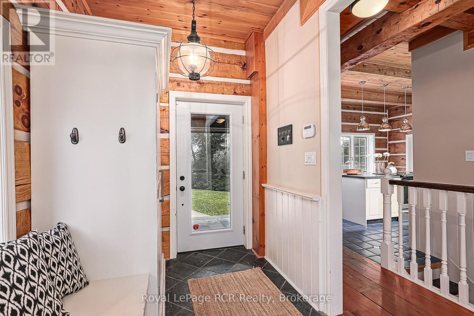 118 Heritage Drive, Blue Mountains, Ontario  L9Y 0M6 - Photo 6 - X12081591