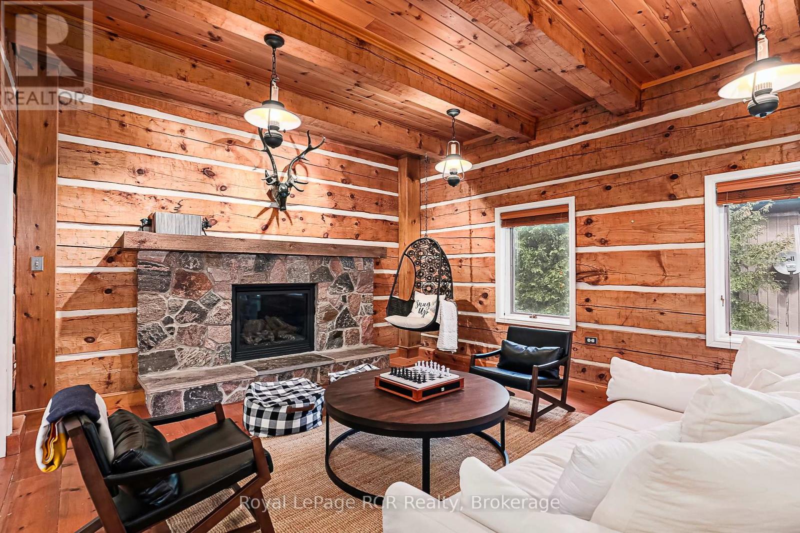 118 Heritage Drive, Blue Mountains, Ontario  L9Y 0M6 - Photo 8 - X12081591
