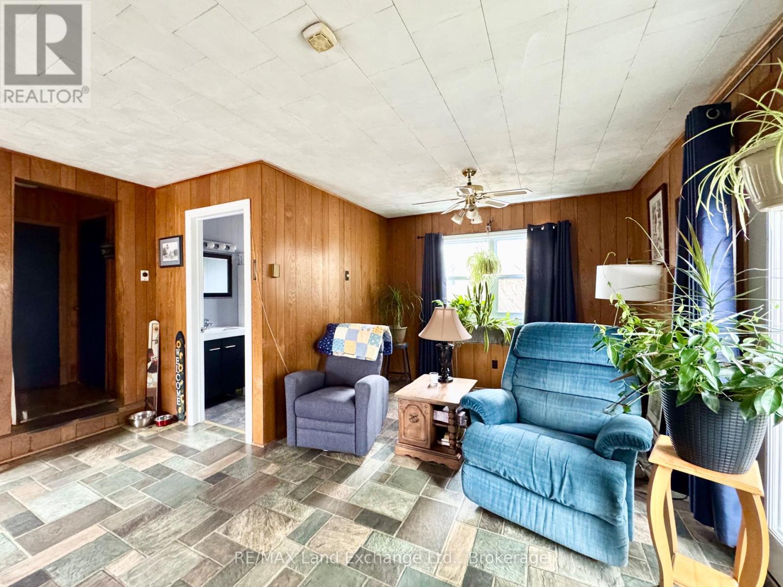 677 Louis Street, Saugeen Shores, Ontario  N0H 2C4 - Photo 7 - X12081610