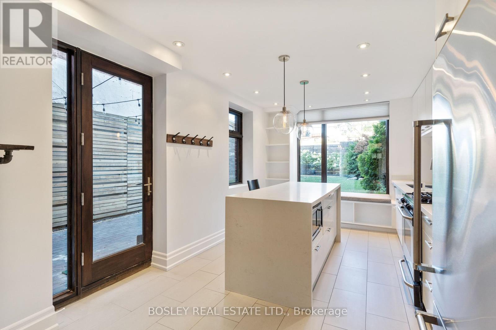 520 Manning Avenue, Toronto, Ontario  M6G 2V7 - Photo 11 - C12081460